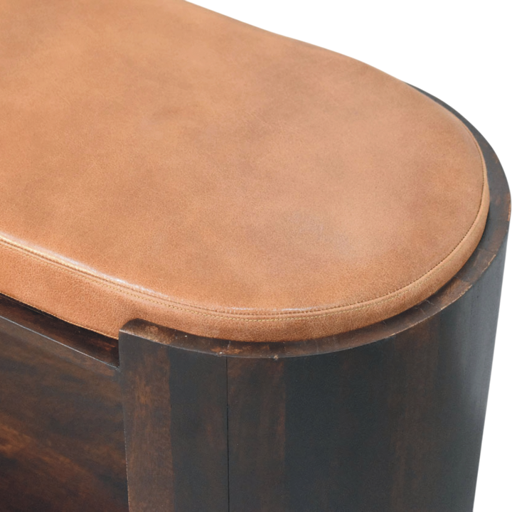 Close view of the seat on the Belgrave Shoe Bench in Espresso with Caramel Leather.