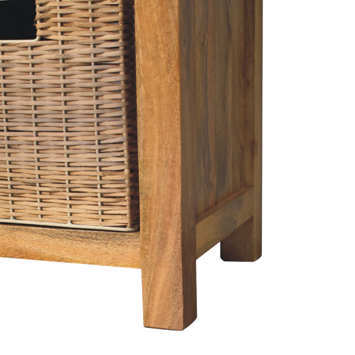Close view of the weave on the Comporta Basket Bench in Amber with Clay Linen.