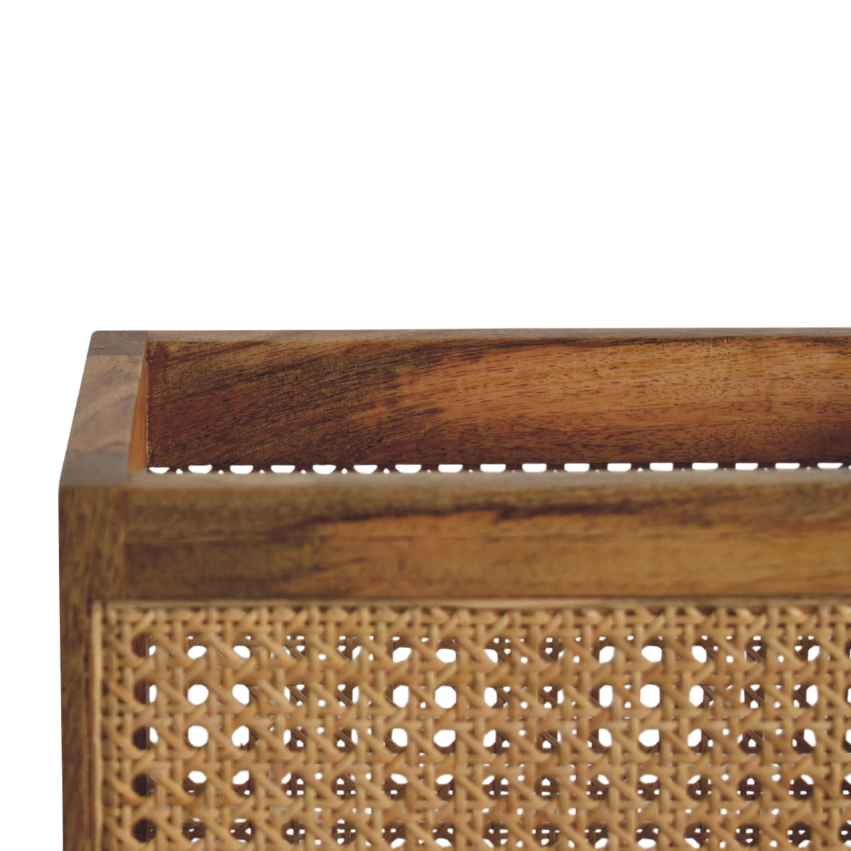 Close view of the edge on the Comporta Storage Basket in Amber with Natural Rattan.