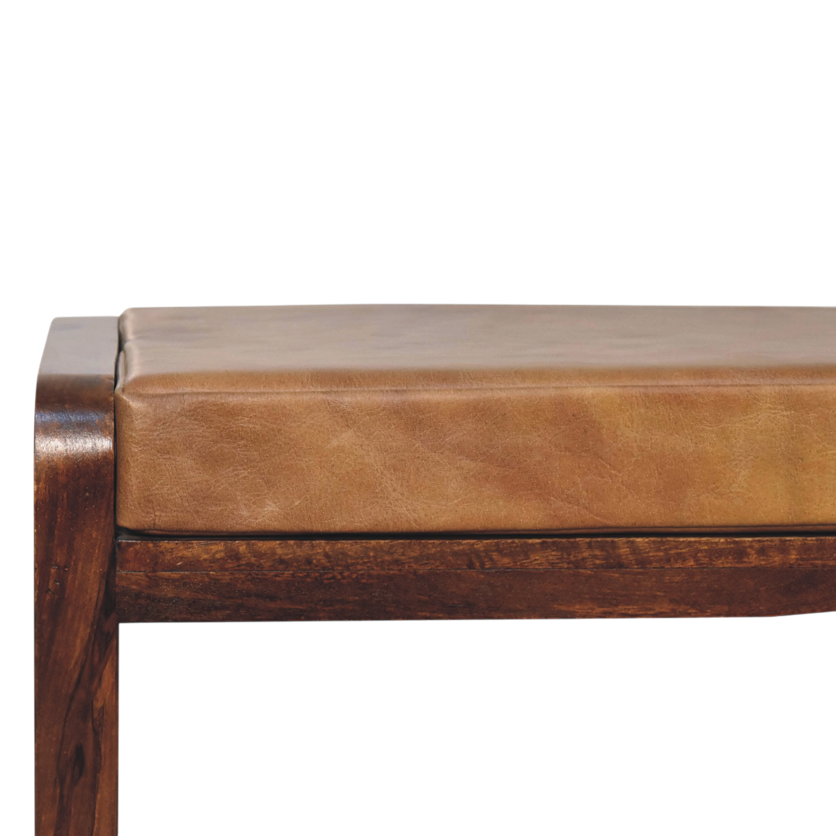 Close view of the seat on the Grosvenor Slatted Hall Bench in Chestnut with Tobacco Leather.