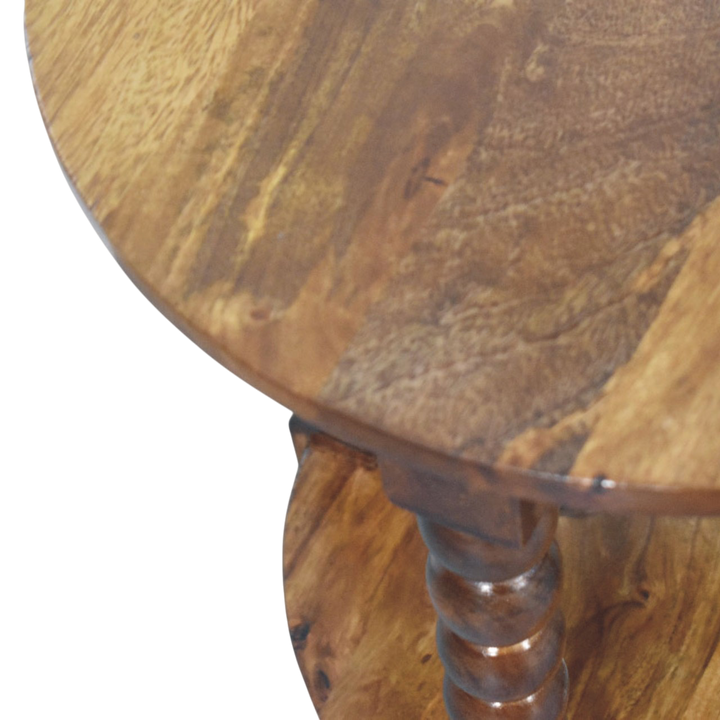 Close view of the grain on the tabletop on the Langham Round Side Table in Russet.