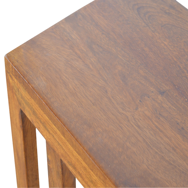 Close view of the top on the Marlow One-Sided End Table in Chestnut.