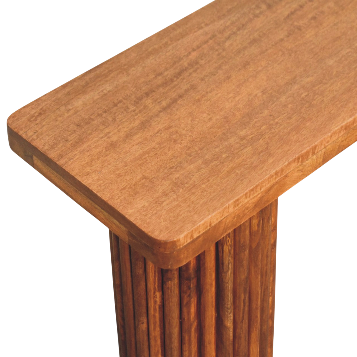 Close view of the top on the Skagen Fluted Bench in Amber.