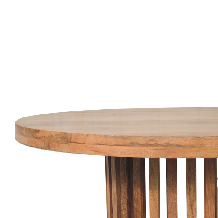 Close view of the edge on the Trosa Round Dining Table in Amber.