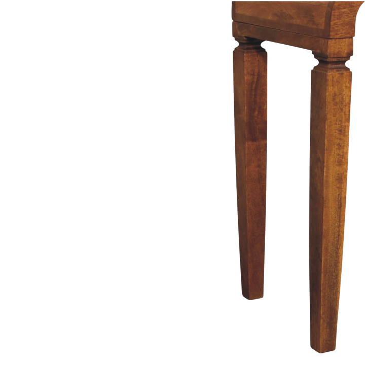 Close view of the turned legs on the Ventnor Arch Console in Amber.