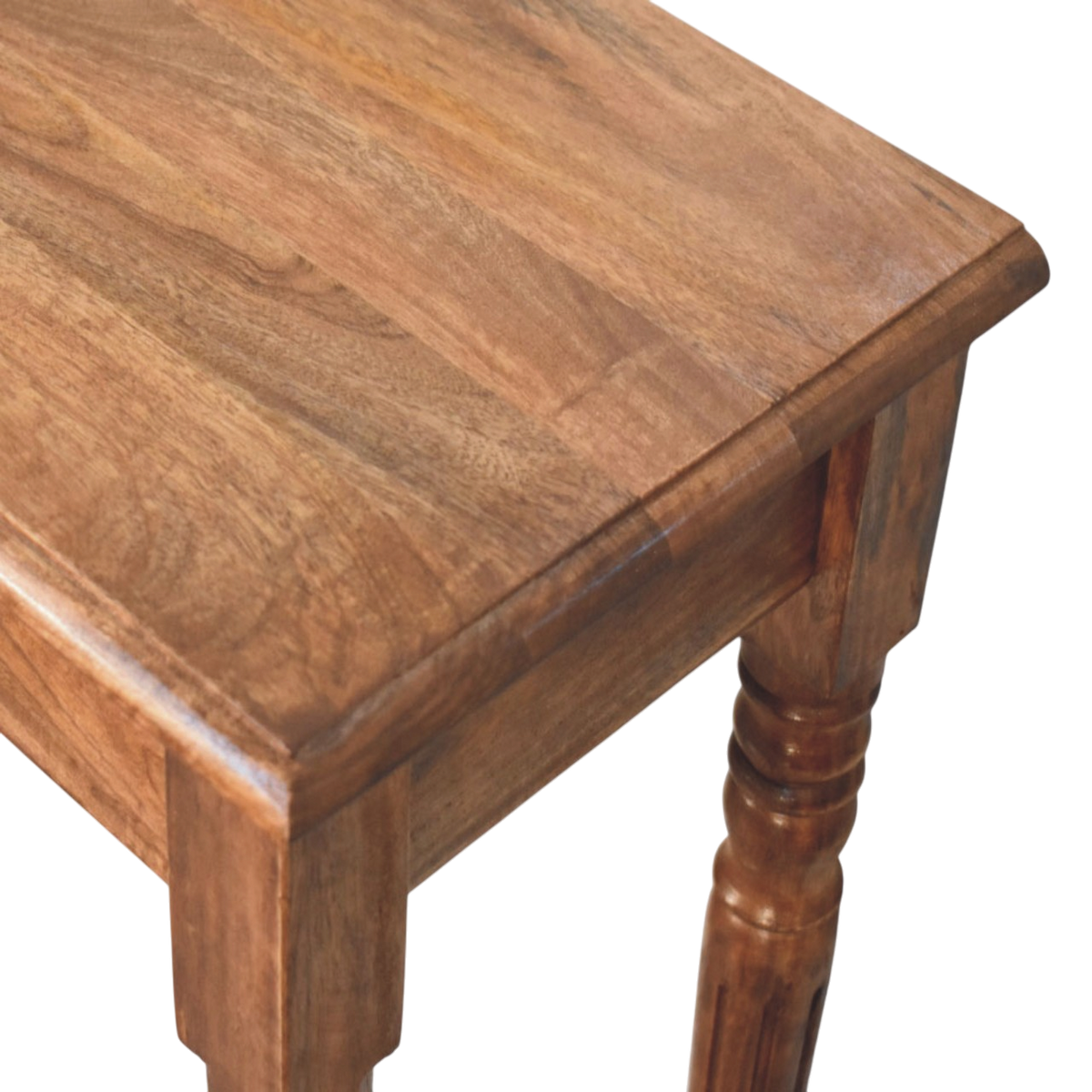 Close view of the top on the Wetherby 3-Drawer Console in Amber.